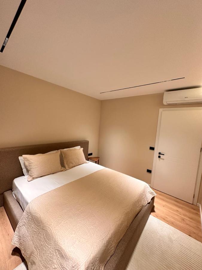 Aia Suites & Apartments Tirana Bagian luar foto