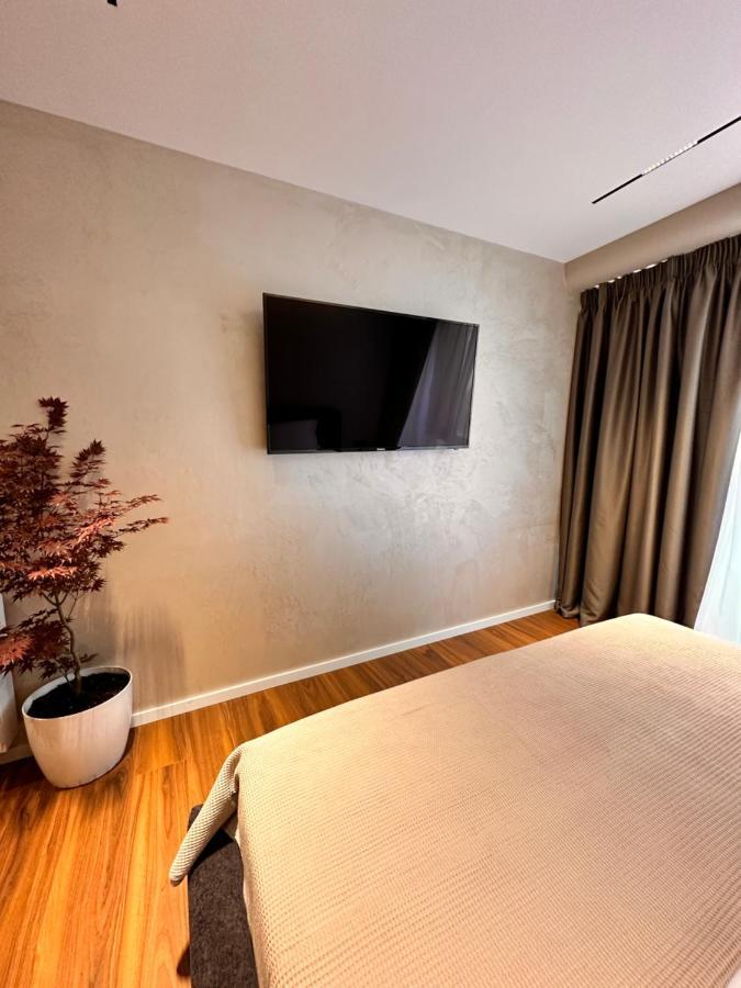 Aia Suites & Apartments Tirana Bagian luar foto
