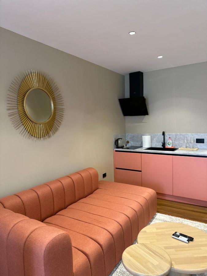 Aia Suites & Apartments Tirana Bagian luar foto